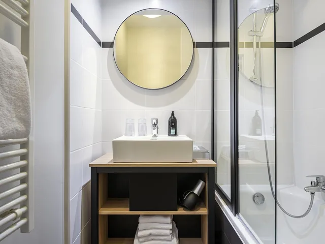 Studio, Double Bed, Adagio La Defense Kleber 7/8