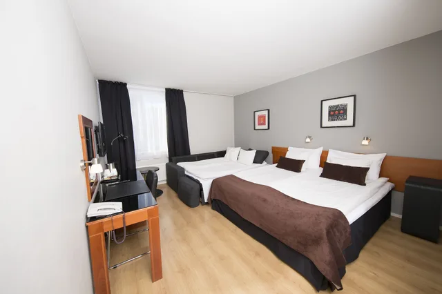 غرفة قياسية بسرير كوين مع أريكة بحوض استحمام، Best Western Hotell Ett 2/7