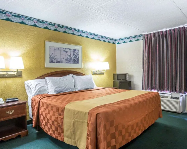 غرفة بسرير كينج، Rodeway Inn Gadsden - Attalla 2/3