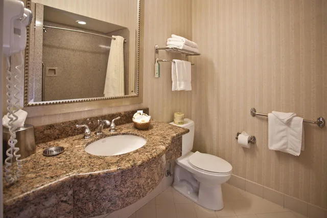 غرفة ديلوكس رباعية بإطلالة، Bay Landing Hotel 2/5