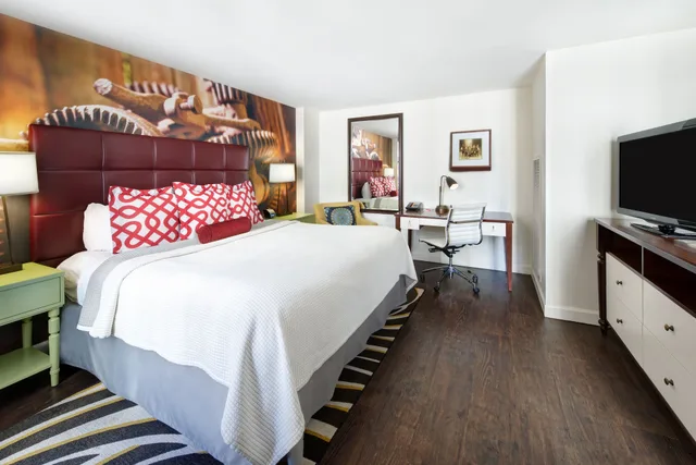 غرفة قياسية بسرير كينج، Hotel Indigo Nashville at The Countrypolitan 9/10