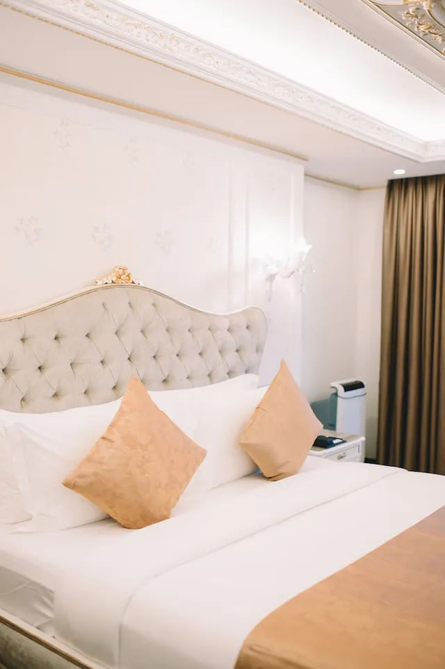 غرفة ديلوكس بسرير كينج بإطلالة على المدينة، Lafaayette Luxury Suites Baguio 2/2