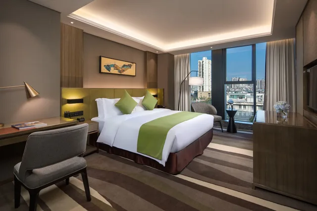 غرفة ديلوكس بسرير كينج للمدخنين، Ramada by Wyndham Leshan 10/10
