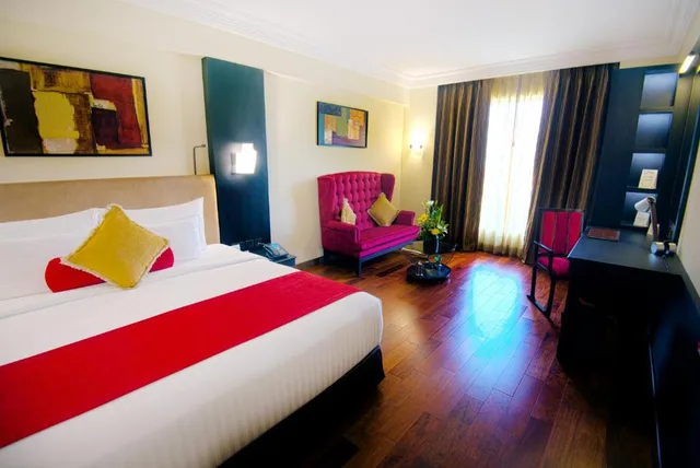 غرفة بريميوم بسرير مزدوج، Sterlings Mac Hotel 1/4