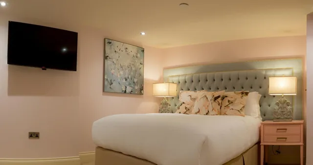Rose، The Hotel Chester 5/9