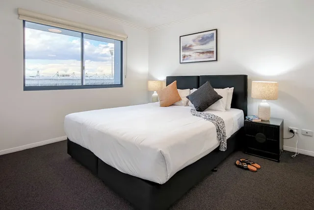 شقة بسريرين منفصلين وسرير كينج بغرفتي نوم، Gabba Central Apartments 1/7