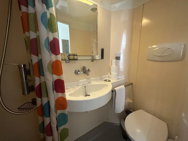 غرفة ثلاثية بسرير مزدوج وسرير فردي، Arran House Hotel 4/4