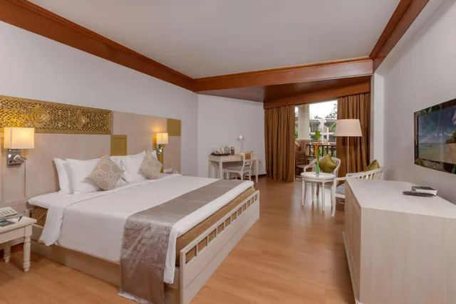 Deluxe, King Bed, Side Sea View, Pool View، Best Western Premier Bangtao Beach Resort & Spa 1/3