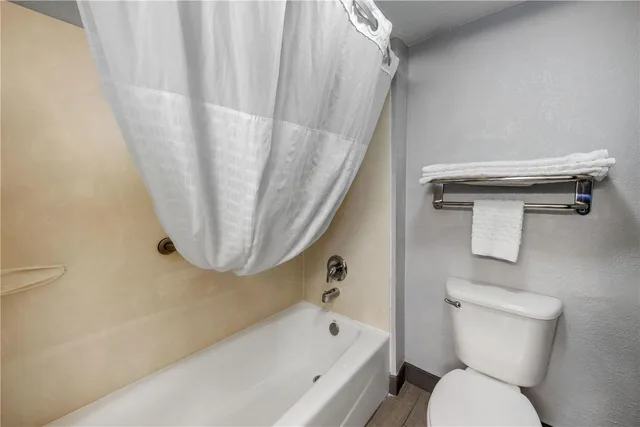 Suite, 2 Queen Beds, Hot Tub, Best Western Borger Inn 4/4