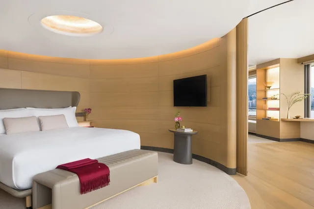 1 Bedroom, Regent, Club, Suite, King Bed, Harbour View, Corner، The Regent Hotel Ex Intercontinental Hong Kong 2/4