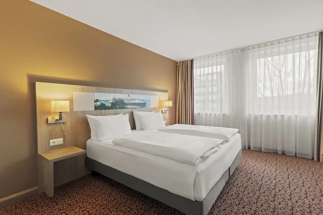 غرفة بريفيليج بسرير مزدوج مع أريكة، Mercure Hotel Hamburg Am Volkspark 6/10
