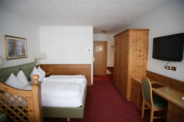 غرفة بسرير كوين، Alpen Hotel Vidi 1/2
