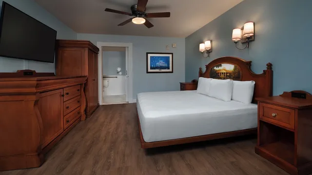غرفة بسرير كينج وسرير كينج وسريرين كوين لذوي الإعاقة، Disneys Port Orleans Resort Riverside 1/2