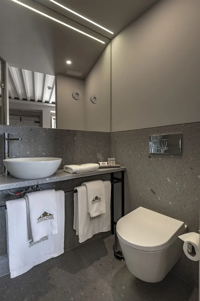 غرفة بسرير مزدوج بإطلالة على المدينة، Porta Nova Collection House 3/3