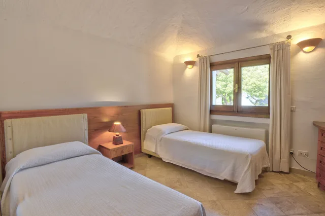 Villa, 2 Double and Twin Beds، Nibaru 1/2