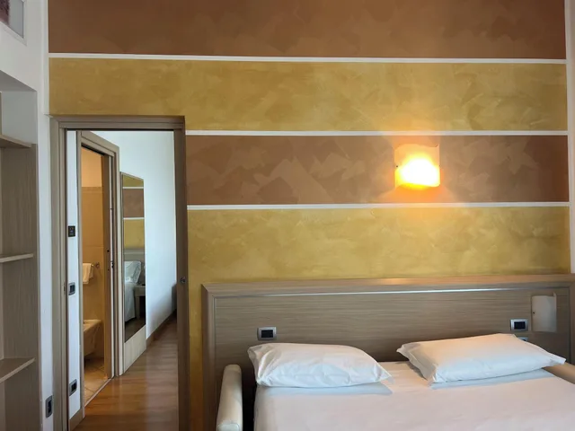 غرفة عائلية، Rivus 4/10