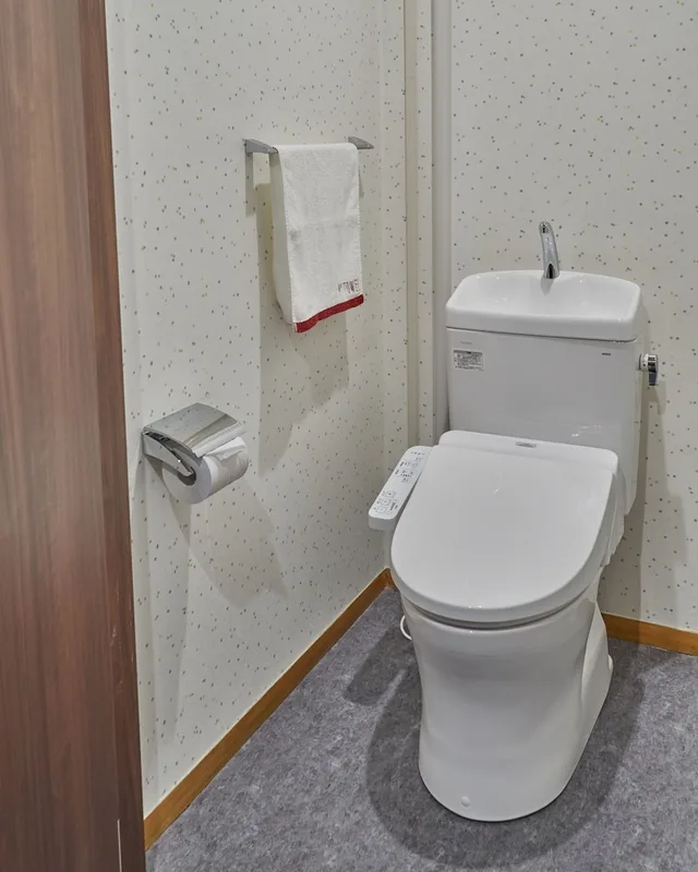 غرفة يابانية بفرشتي فوتون بأرضية تاتامي، Hifumi Ryokan 3/5