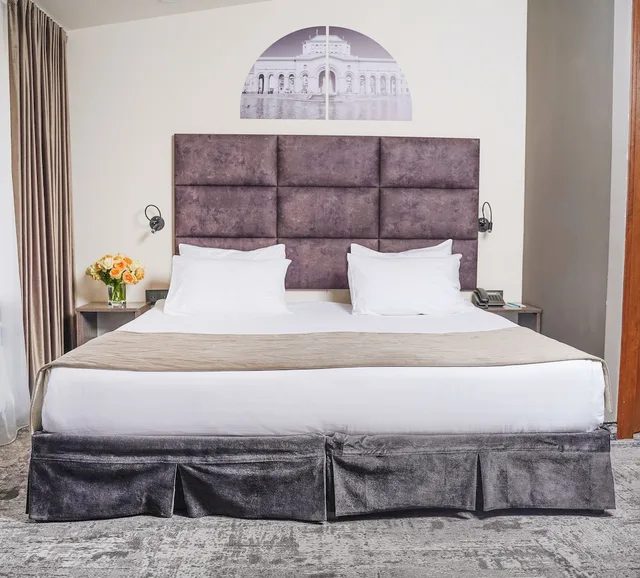 غرفة قياسية بسرير كينج بشرفة، Median Hotel City Center Yerevan 4/8