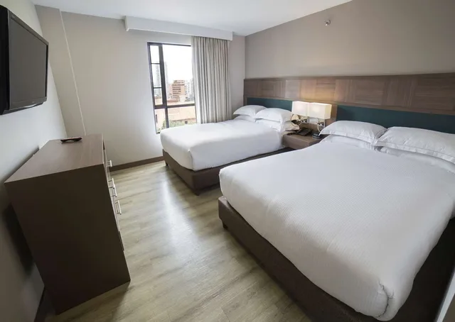 جناح بسريرين مزدوجين، Embassy Suites by Hilton Bogota Rosales 1/5