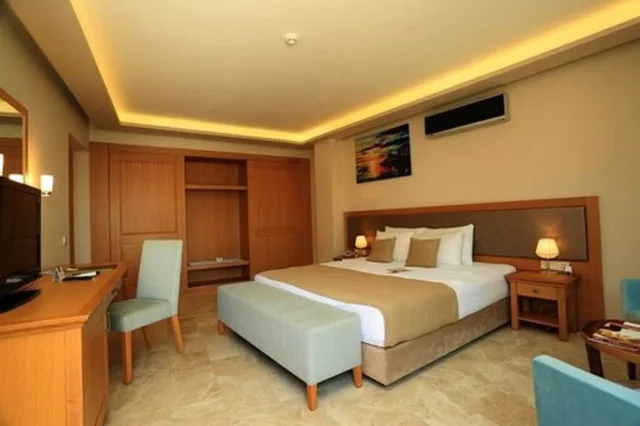 جناح كومفورت بسرير كينج وسرير فردي، Loryma Luxury Boutique Hotel 2/4