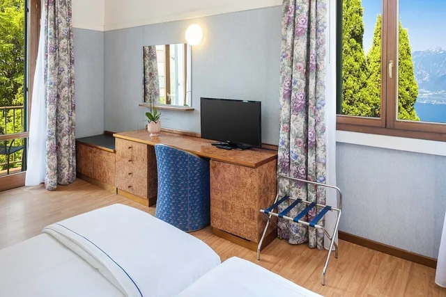 غرفة بسريرين منفصلين أو سرير مزدوج بإطلالة على البحيرة بشرفة، Park Hotel Jolanda 4/5
