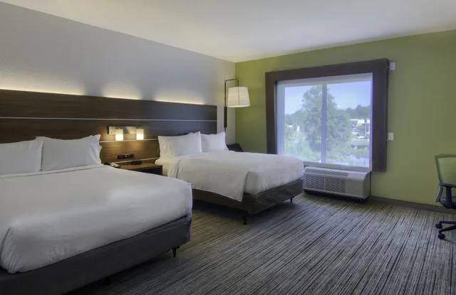 جناح بسريرين كوين مع أريكة، Holiday Inn Express Suites Mobile University Area 1/2