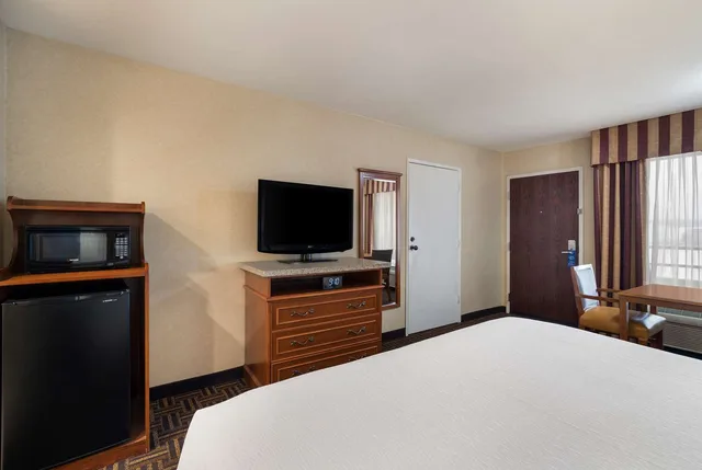 غرفة ديلوكس بسرير كينج، Best Western Norwalk Inn 3/4