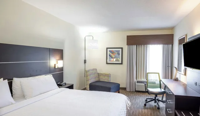 غرفة قياسية بسرير كينج لذوي الإعاقة، Holiday Inn Express Ft Payne 1/3