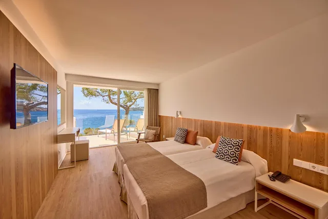 شقة بريميوم بسريرين منفصلين بإطلالة على البحر مع أريكة، Ponent Mar Aparthotel 1/5