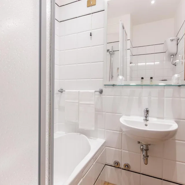 غرفة رباعية، Hotel Trastevere 3/4