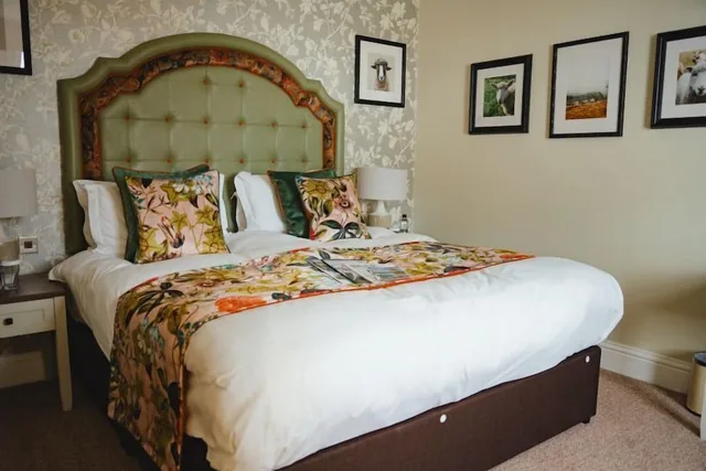 Superior, King Bed, The Golden Fleece Hotel 1/7