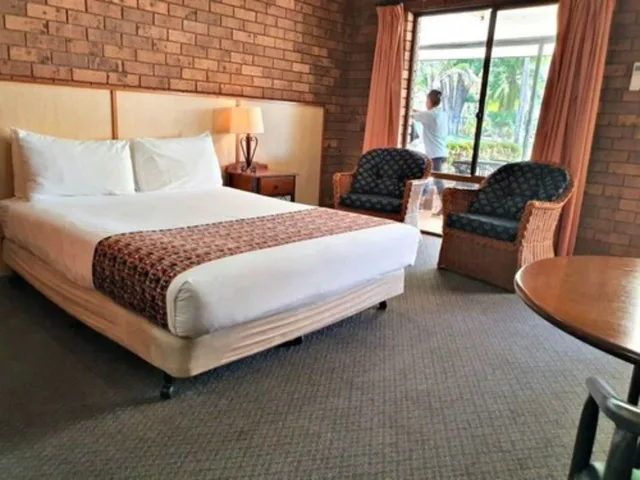 غرفة ديلوكس بسرير كوين، Knotts Crossing Resort 2/4