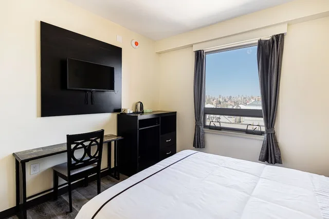 غرفة كومفورت بسرير كوين، Astoria Inn LaGuardia hotel 2/4