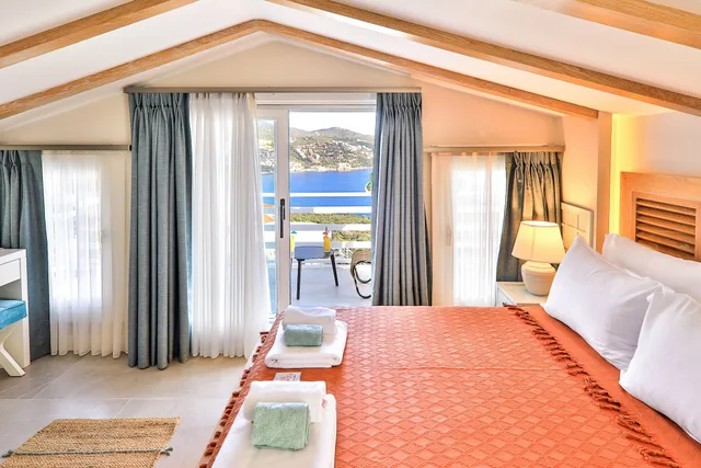 غرفة ديلوكس بسرير كوين بإطلالة على البحر، Kalkan Saray Suites Hotel 4/10