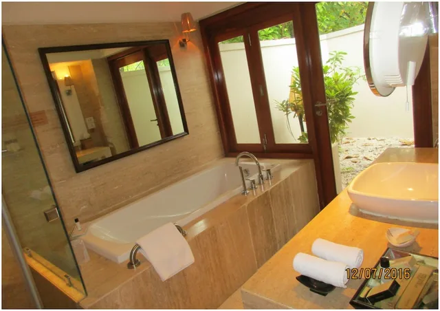 Beach Villa, Deluxe, King Bed, Ocean View, Taj Coral Reef Resort and Spa 8/9