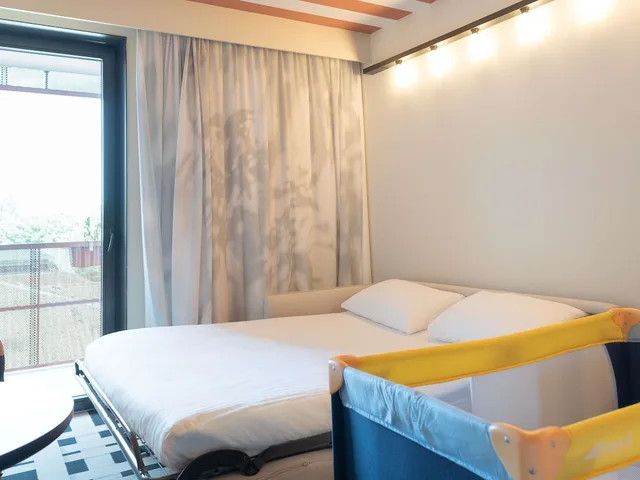 غرفة عائلية بسرير مزدوج مع أريكة، ibis Styles Montauban 1/10