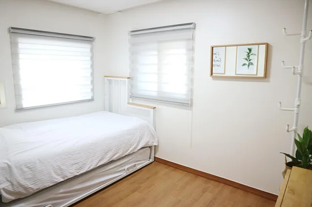 غرفة بسريرين منفصلين بحمام خاص، 24 guesthouse Seoul Station 3/3