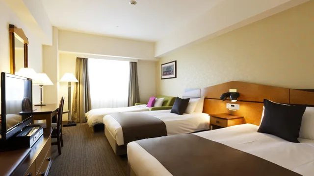 غرفة ثلاثية بسريرين منفصلين مع سرير إضافي، Hotel Resol Gifu 1/1