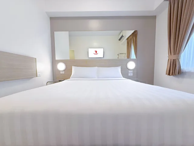 غرفة بسرير كوين، Red Planet Makati Amorsolo 9/10