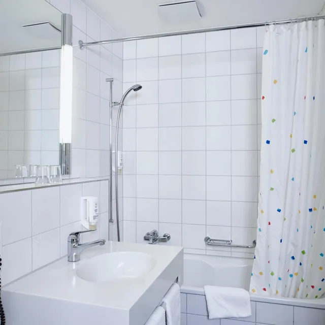 غرفة قياسية مفردة، Bristol Hotel Zurich 15/17