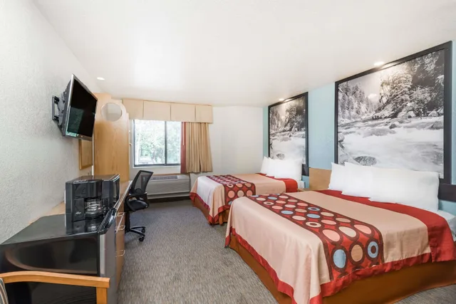 Standard, 2 Queen Beds, Super 8 by Wyndham Show Low 5/10
