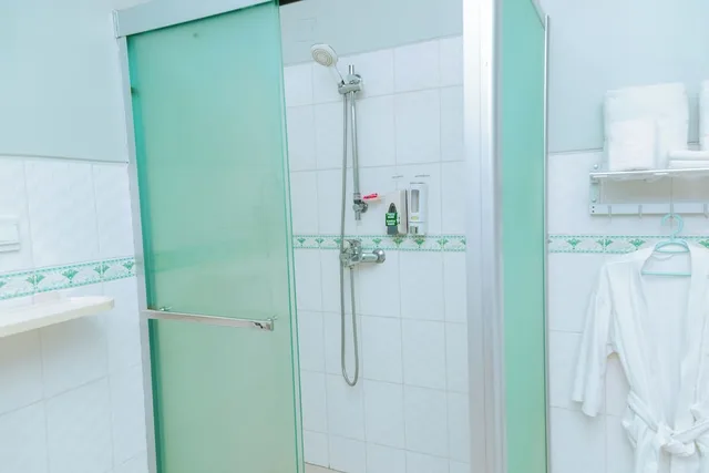 Standard, Triple, 1 Double and 1 Single Bed, City View, Five To Five Hotel 3/4