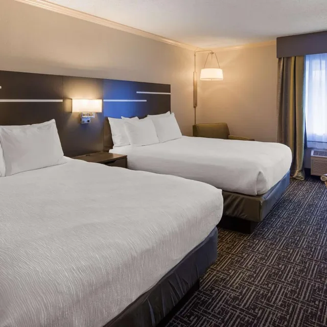 غرفة بسريرين كوين بحوض استحمام لذوي الإعاقة، Best Western Plus Morristown Conference Center 1/6
