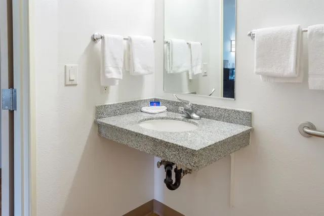 غرفة ديلوكس بسريرين كوين لذوي الإعاقة، Motel6 Lincoln City, OR 4/4
