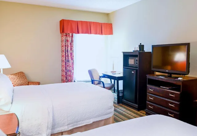 Room, 2 Queen Beds, Parlor, Adult Only، Hampton Inn Richmond Mechanicsville 4/9