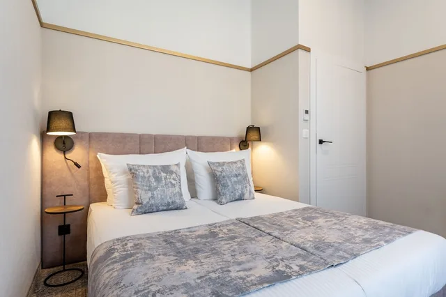 Standard, Queen Bed, MR67 Mayera Rapaporta 2/7