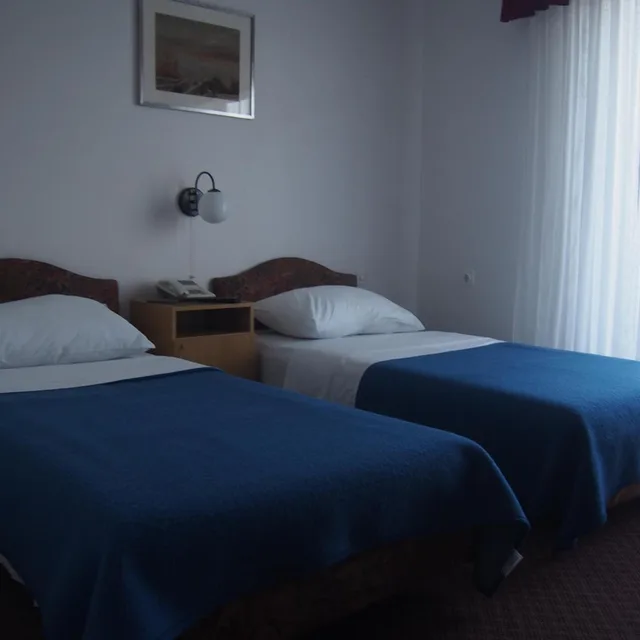 غرفة بسرير مزدوج بإطلالة على البحر بشرفة، Biser Hotel 2/10