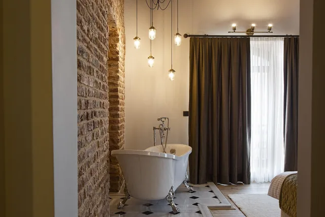 جناح جونيور بحوض استحمام، Mest Hotel 4/5