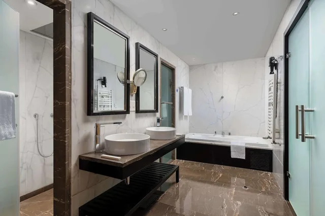 جناح رئاسي بسرير كينج، Radisson Blu Hotel Bucharest 1/2