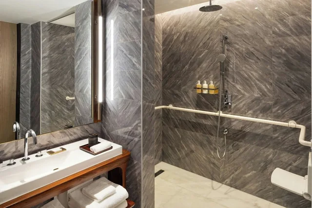 غرفة قياسية بسرير كينج، JW Marriott Nairobi 4/5